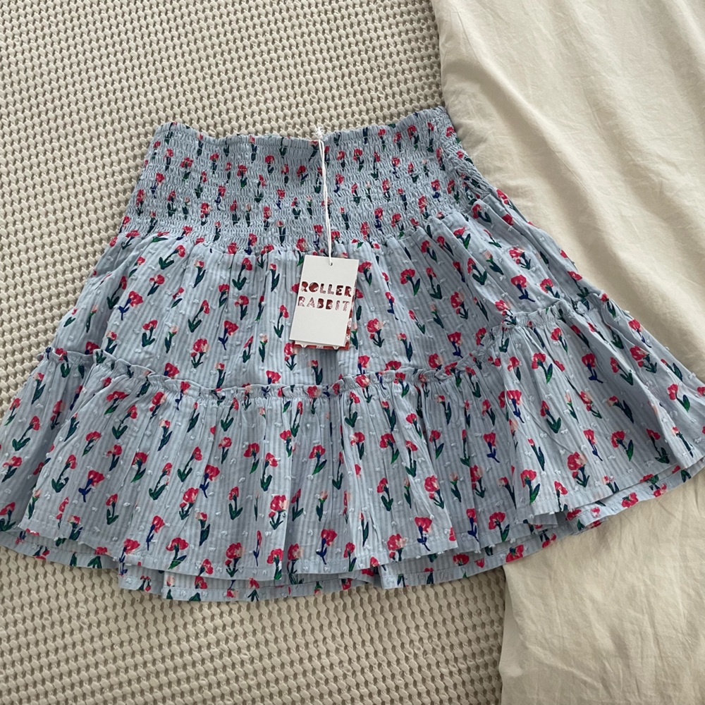 Never worn. Perfect condition!